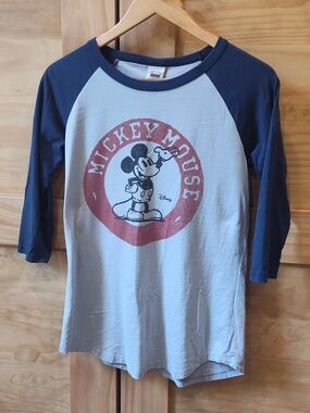 Junk Food Women's Disney Mickey Mouse Light Gray & Navy Raglan Tee | Small